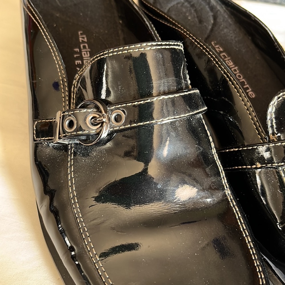 NEW Liz Claiborne black leather slip-on shoes w/buckle (Jemma). 10M/never worn. - Picture 2 of 6
